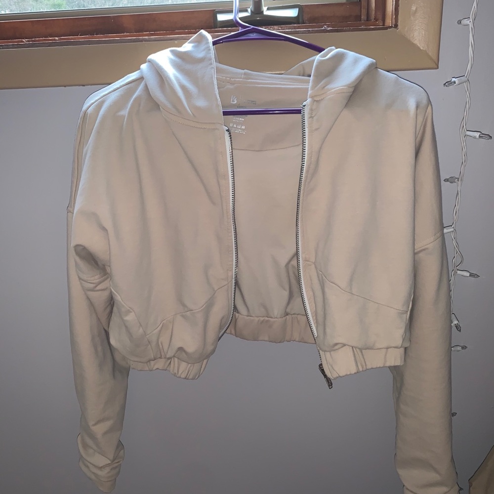 ❌SOLD❌ Buffbunny Crop Hoodie - Picture 5 of 10
